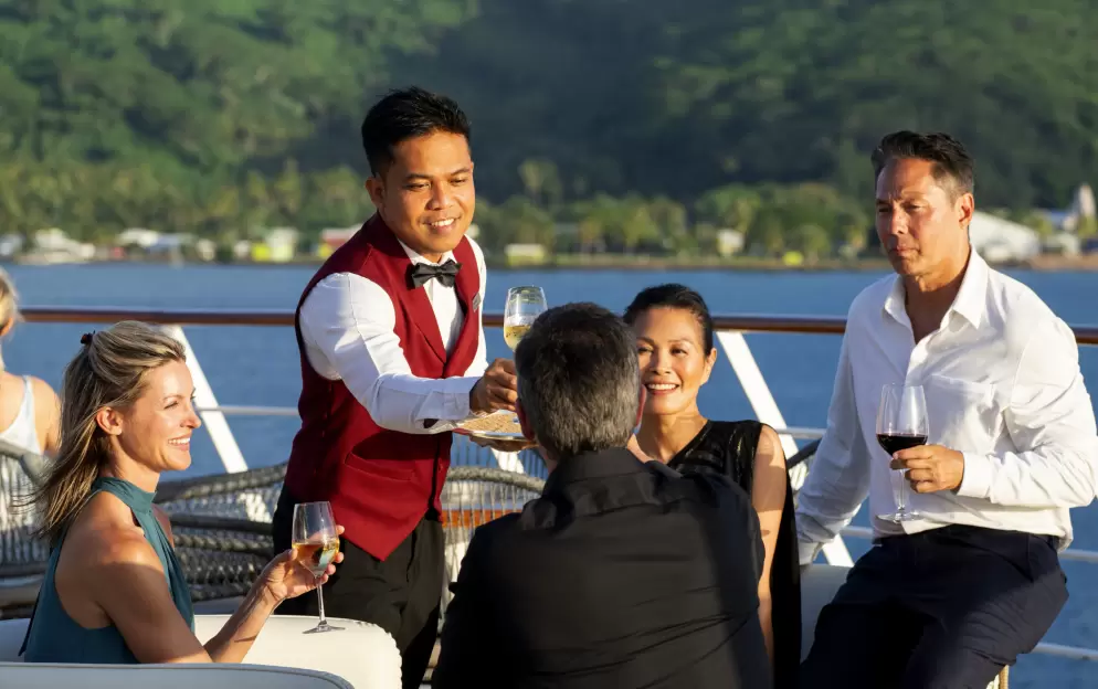 Paul Gauguin Cruises MS Paul Gauguin La Palette Lifestyle 1 ©Paul Gauguin Cruises.jpg